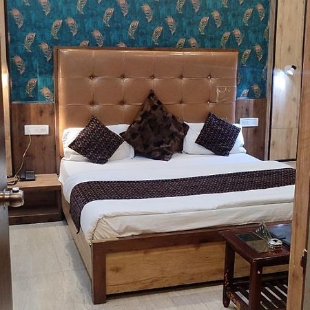 Hotel Metro Lucknow Esterno foto